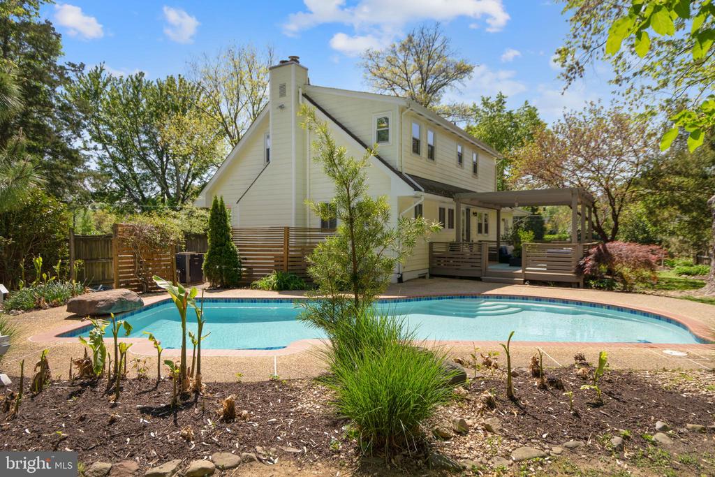 1128 Alden Rd