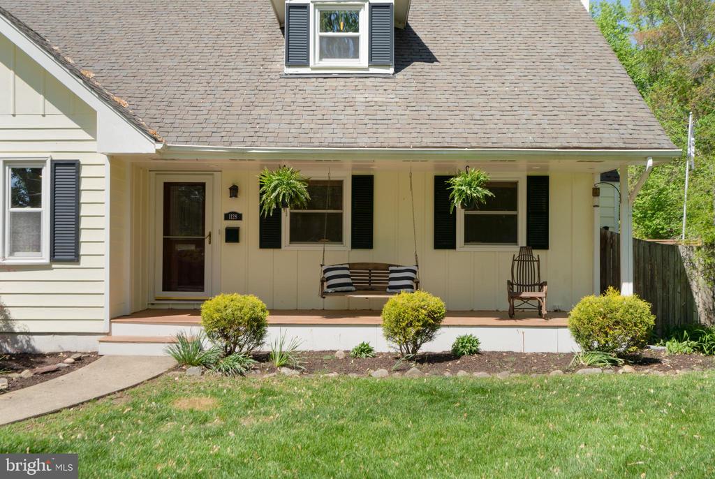 1128 Alden Rd