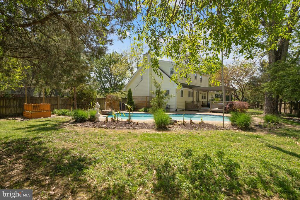 1128 Alden Rd