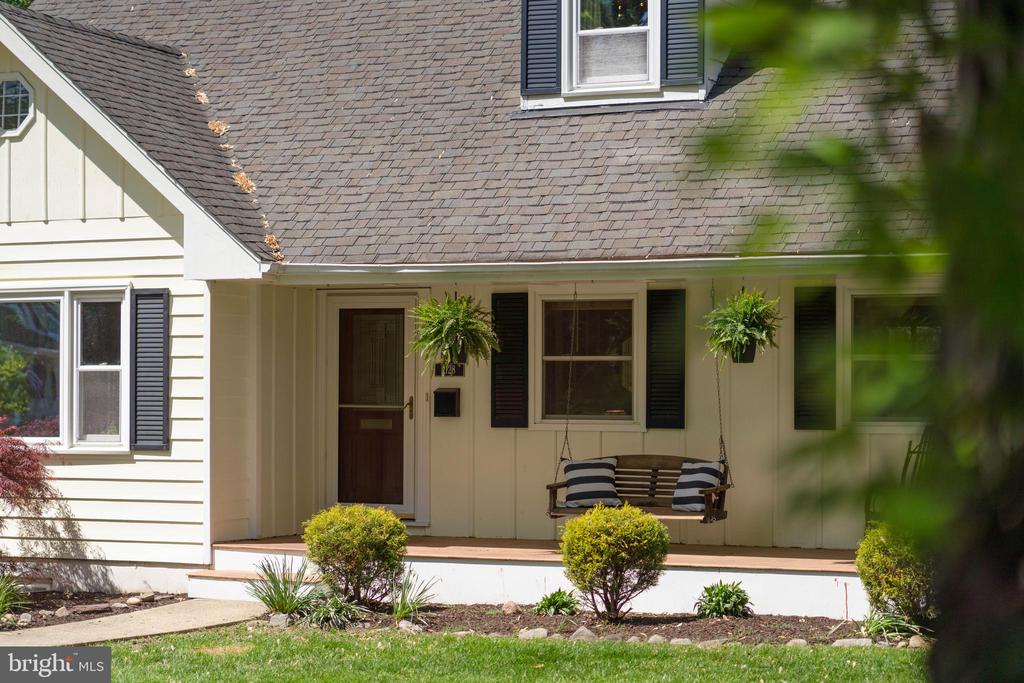 1128 Alden Rd