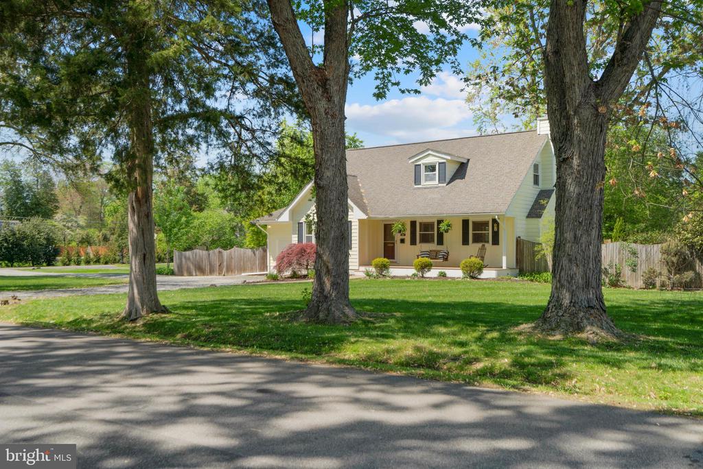 1128 Alden Rd