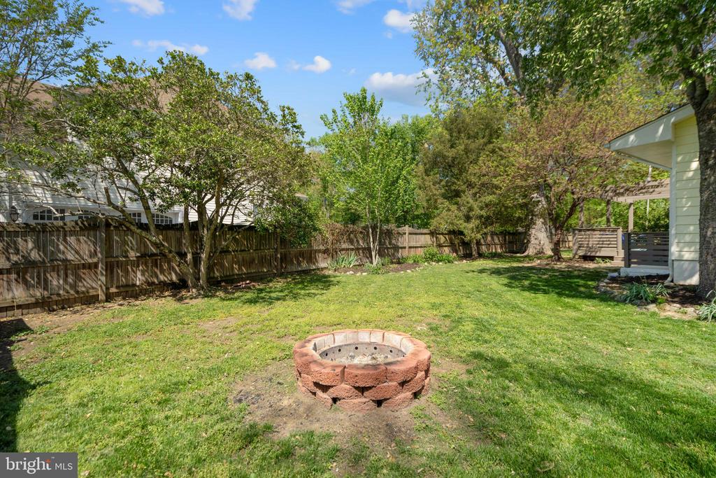 1128 Alden Rd