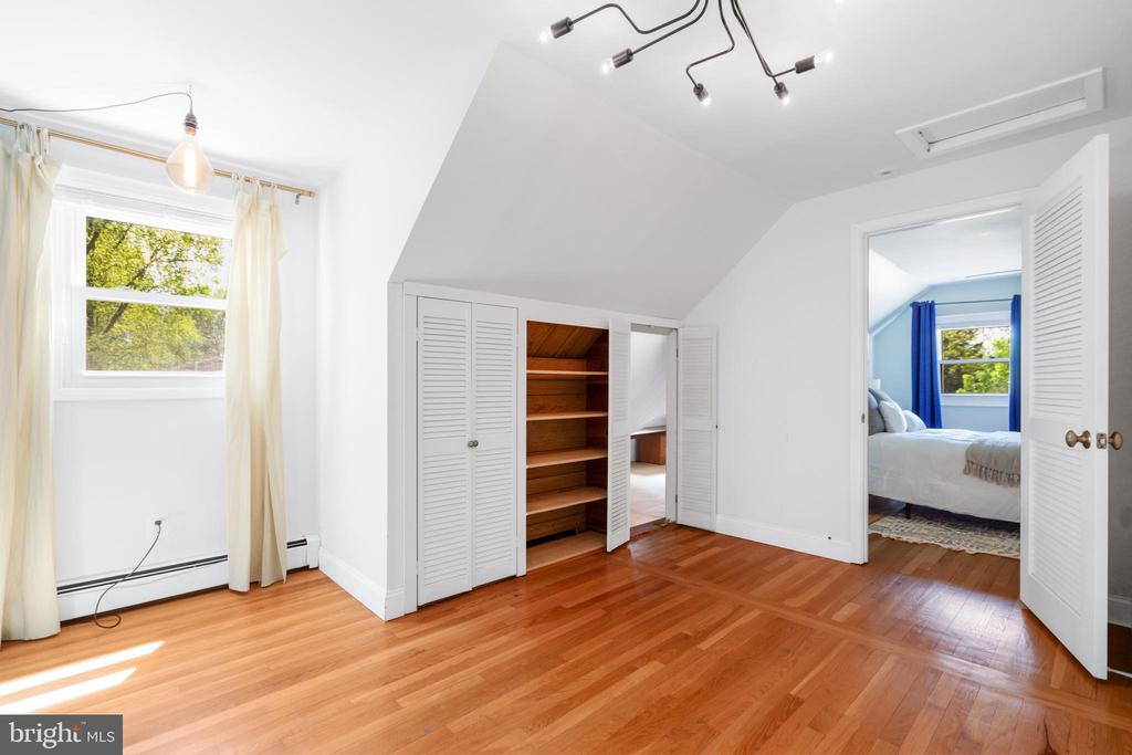 1128 Alden Rd