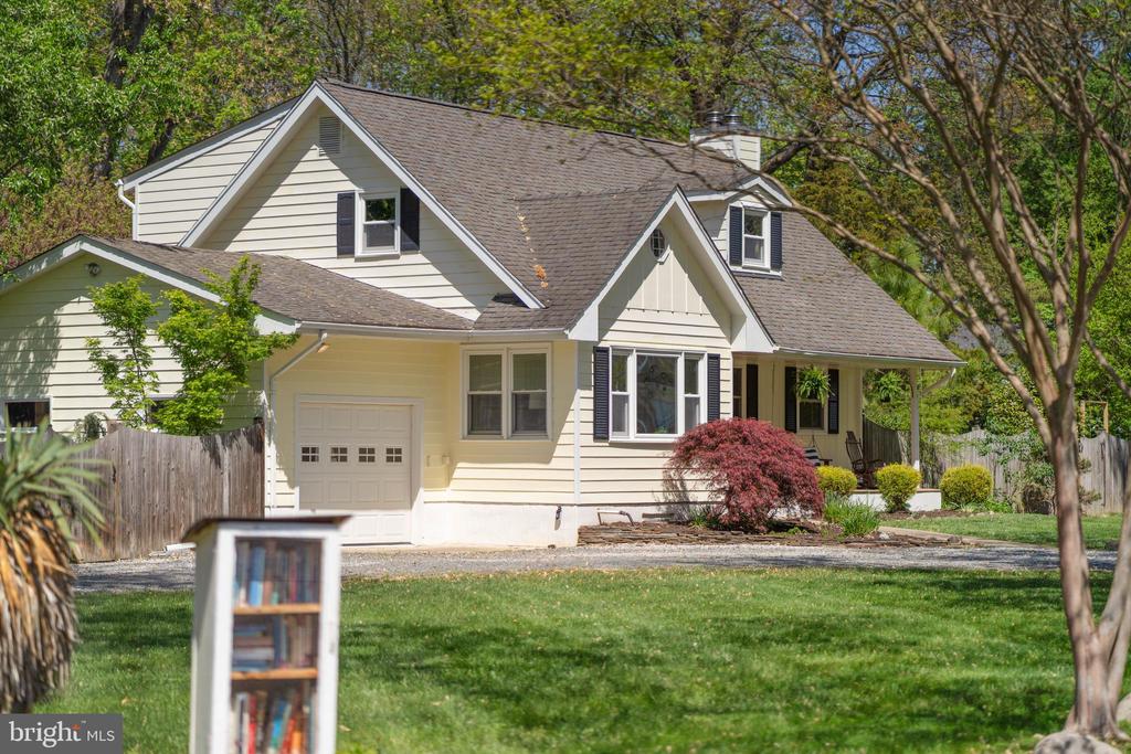 1128 Alden Rd
