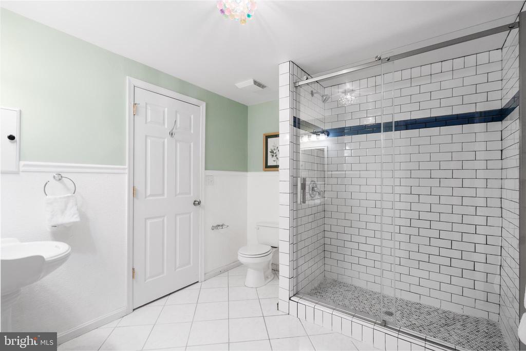 1128 Alden Rd
