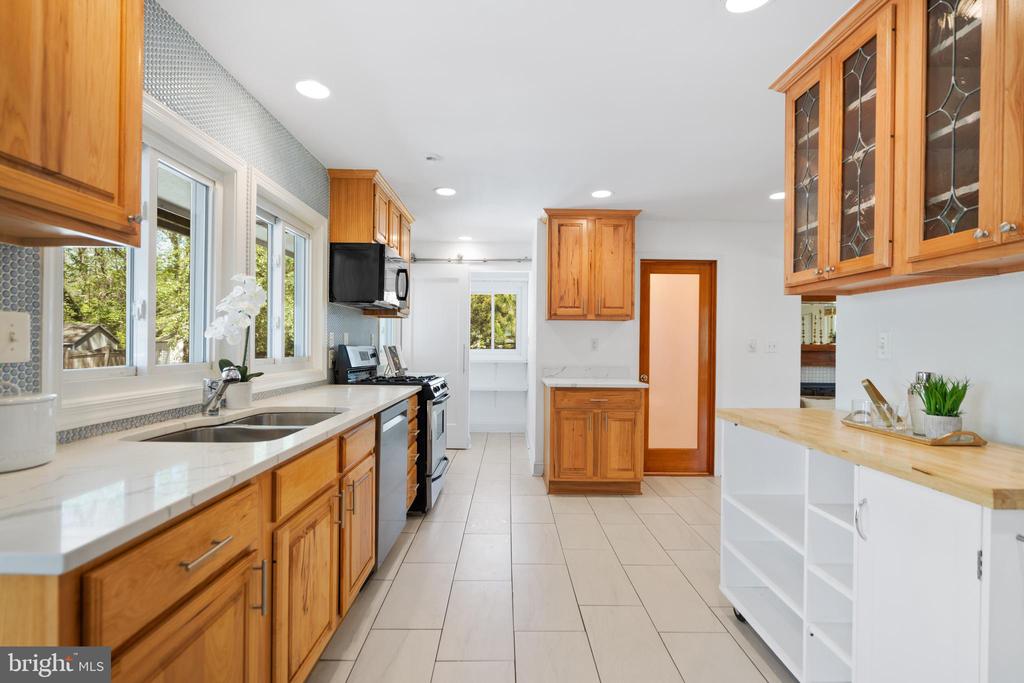 1128 Alden Rd