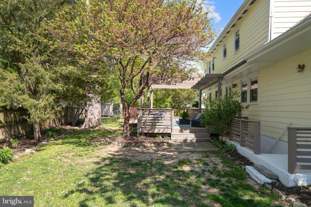 1128 Alden Rd