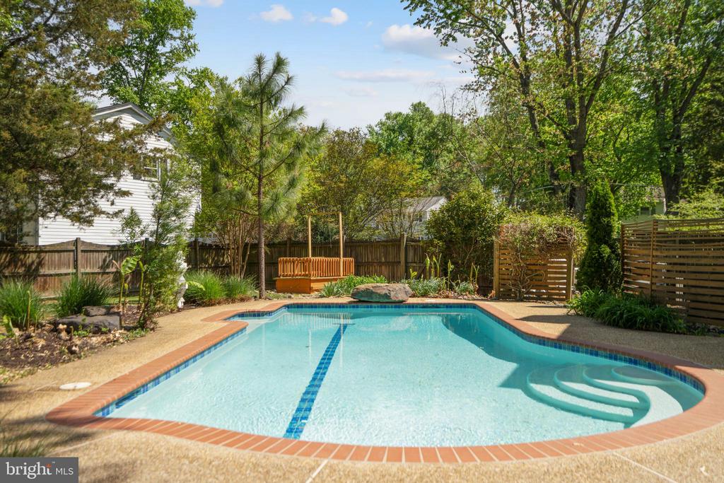 1128 Alden Rd