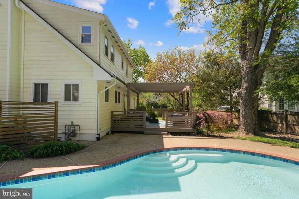 1128 Alden Rd