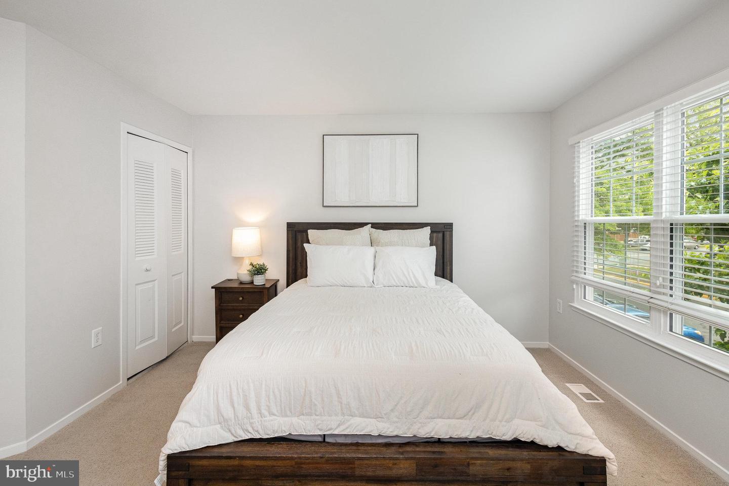 8608 Venoy Ct