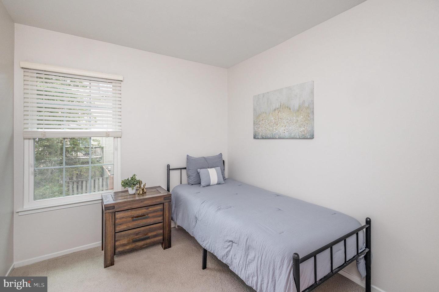 8608 Venoy Ct