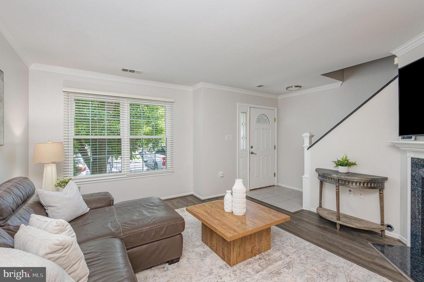 8608 Venoy Ct