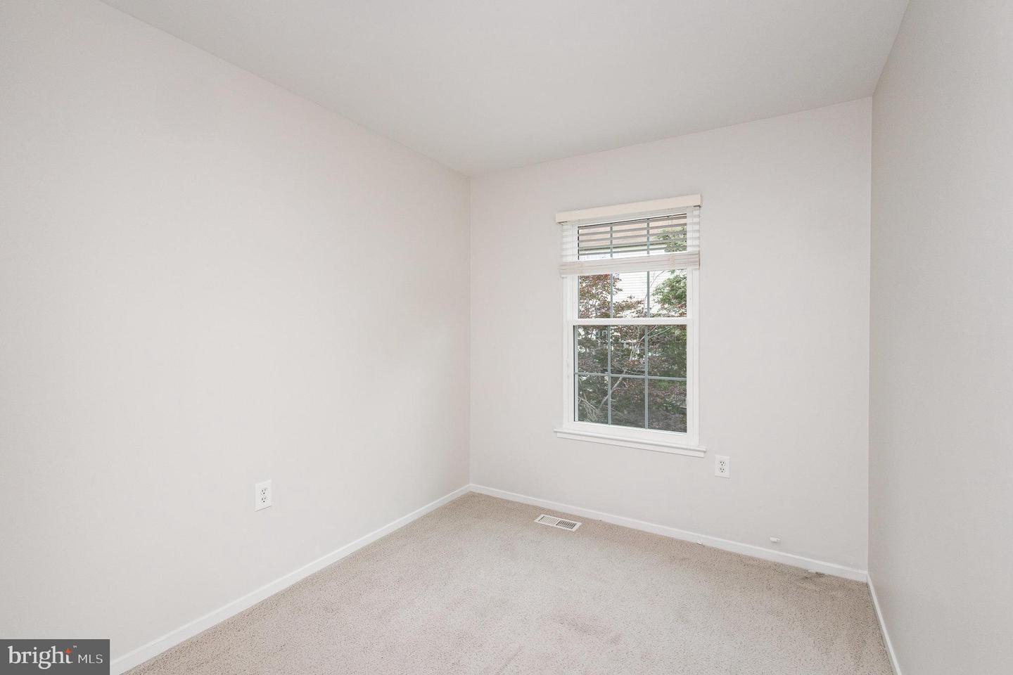 8608 Venoy Ct
