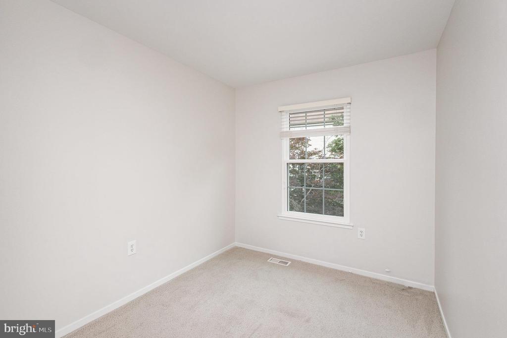 8608 Venoy Ct