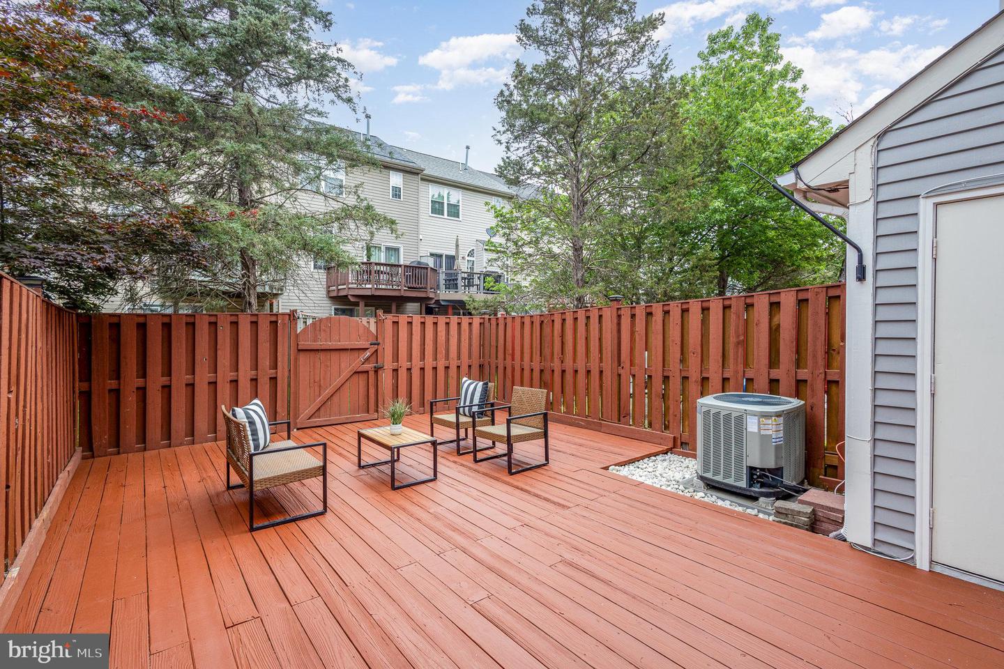 8608 Venoy Ct