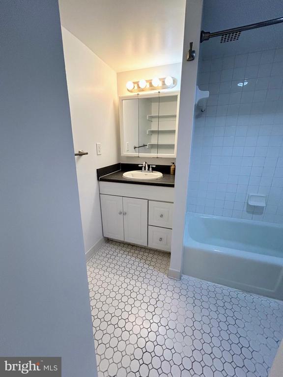 2059 HUNTINGTON AVE #500