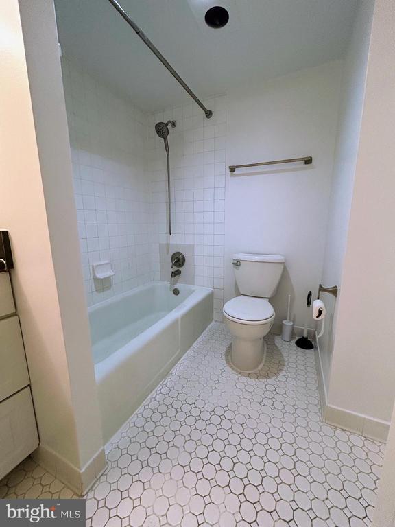 2059 HUNTINGTON AVE #500