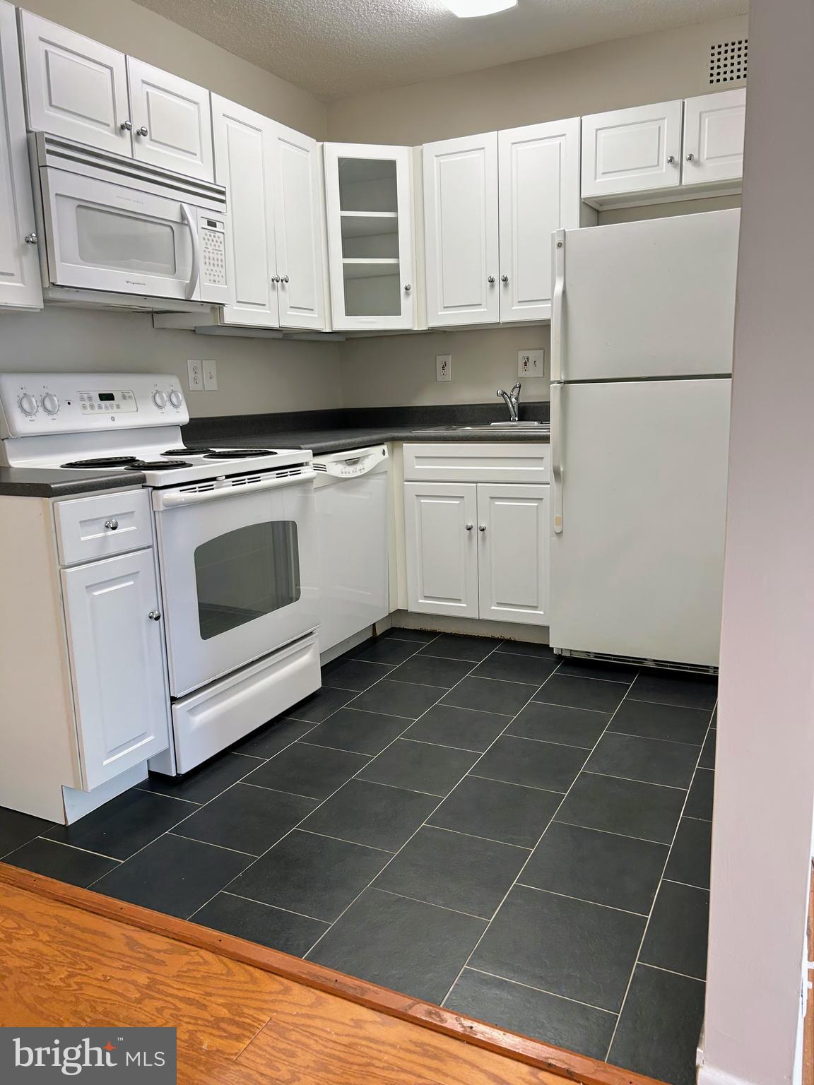 2059 HUNTINGTON AVE #500