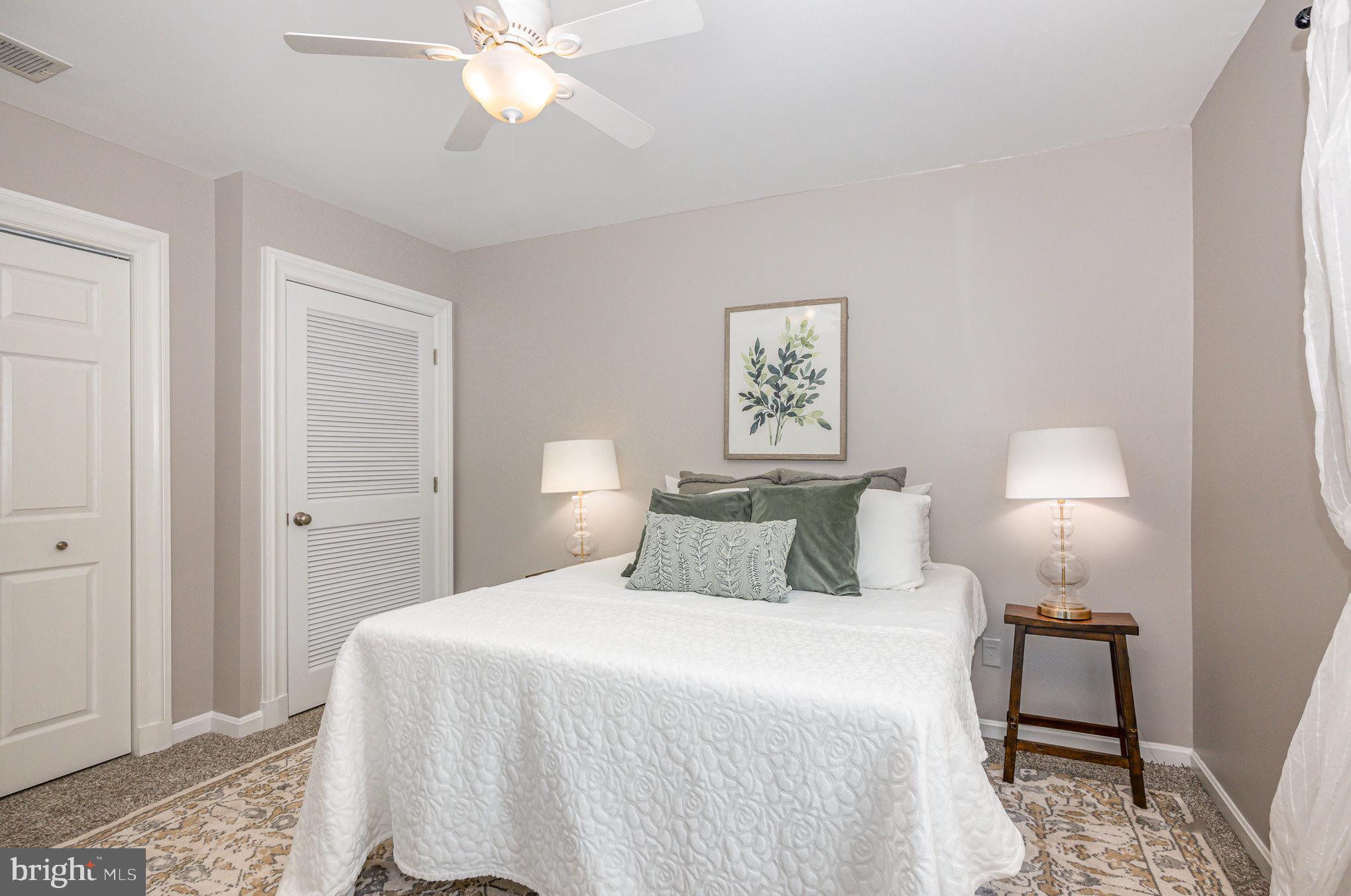 5900-G Surrey Hill Pl #695