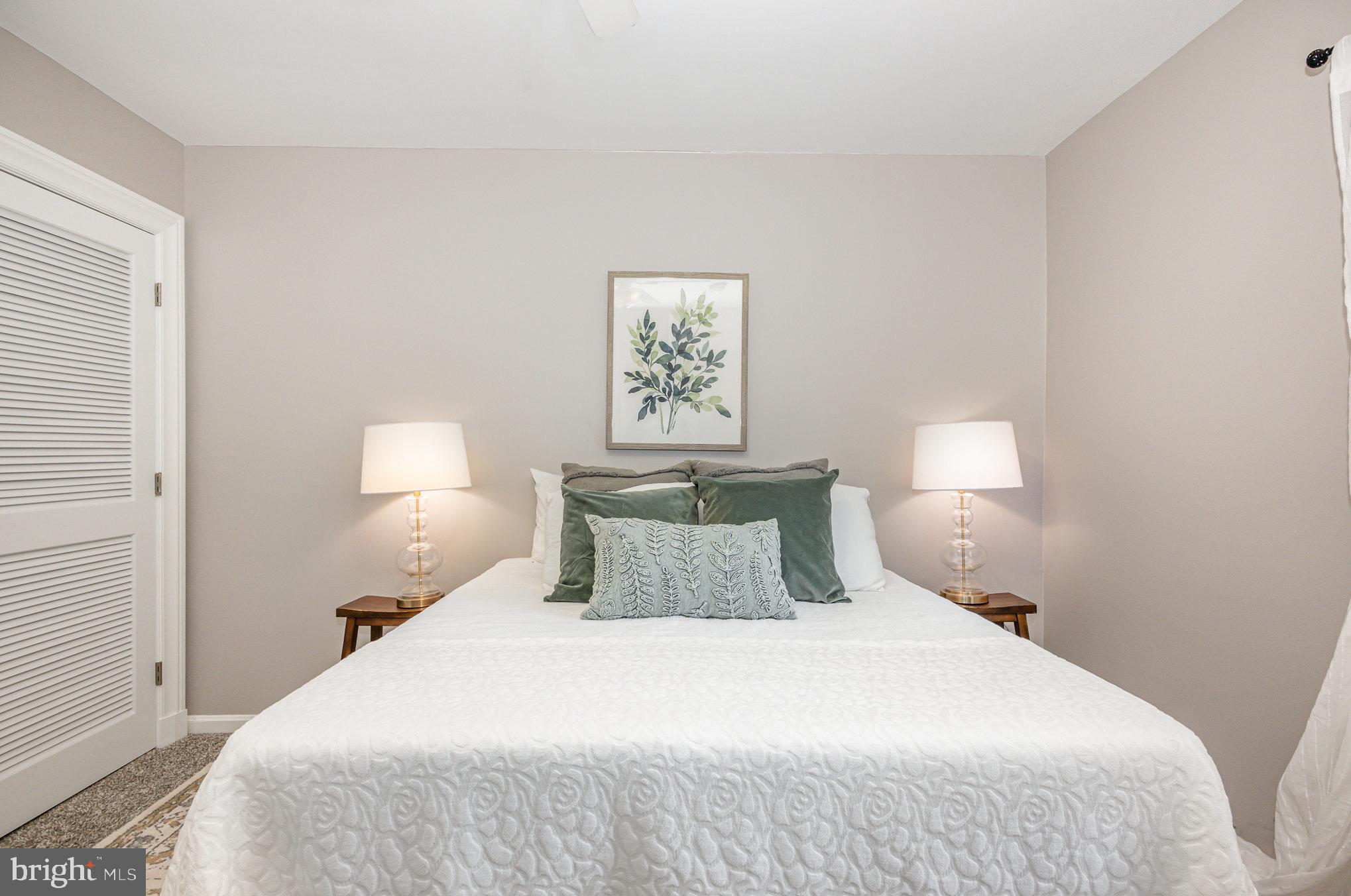 5900-G Surrey Hill Pl #695