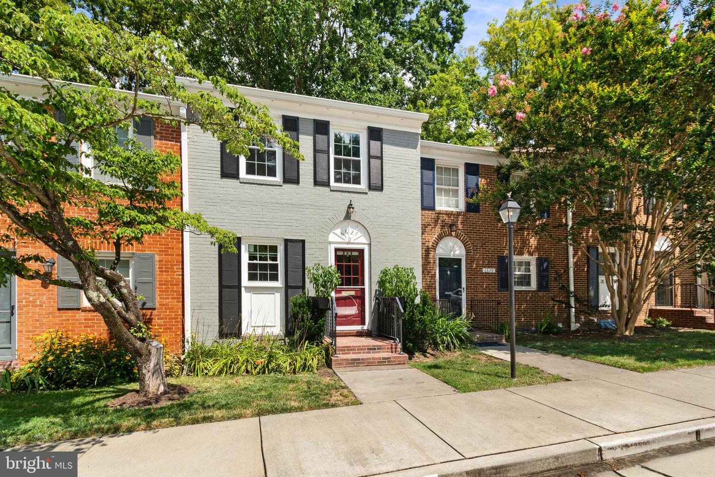 6627 Burlington Pl
