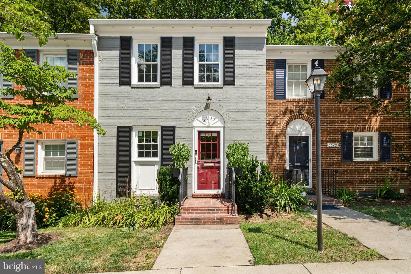 6627 Burlington Pl