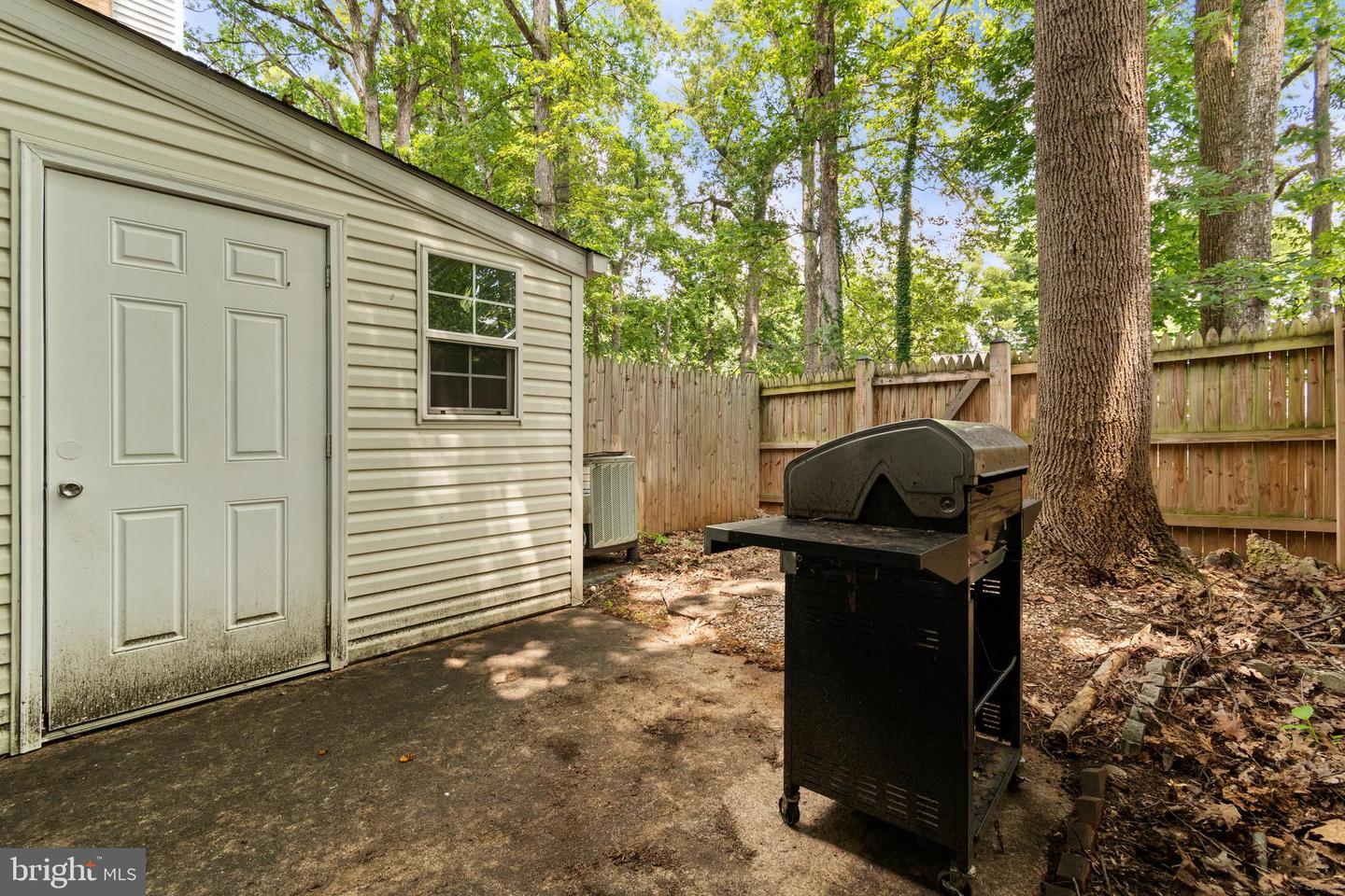 6627 Burlington Pl