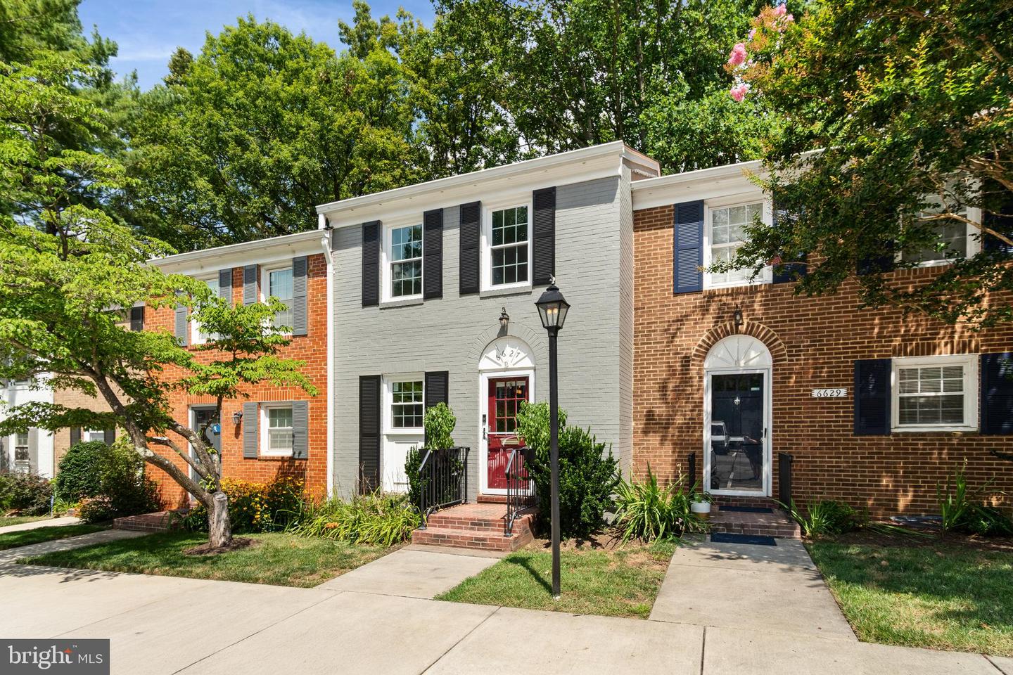 6627 Burlington Pl