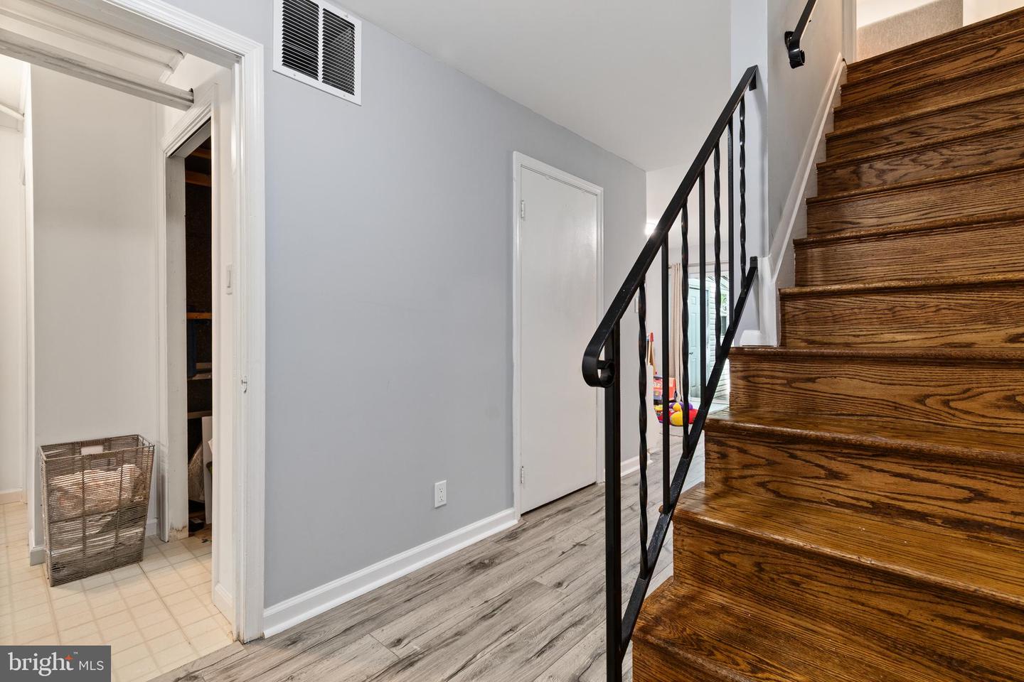 6627 Burlington Pl