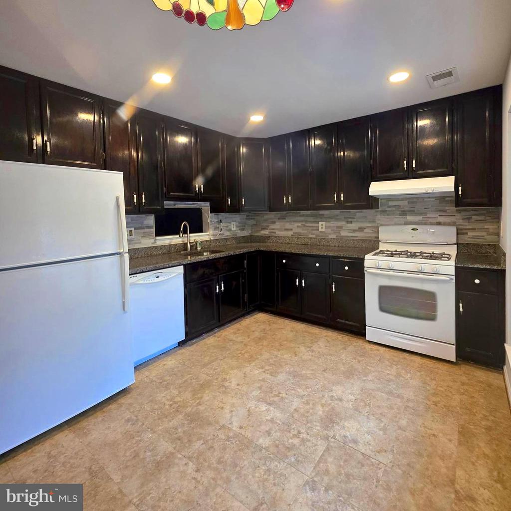 4403 ASPEN DRIVE