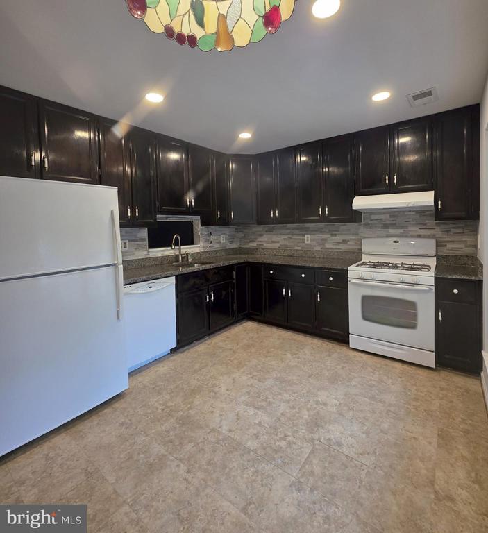 4403 ASPEN DRIVE