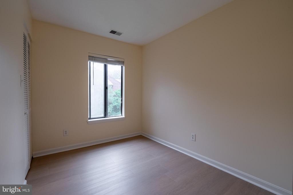 2820 LEE OAKS PLACE 302