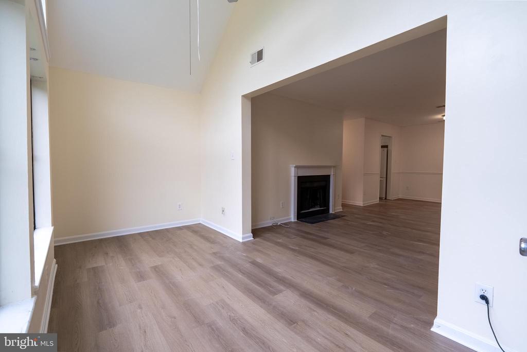 2820 LEE OAKS PLACE 302