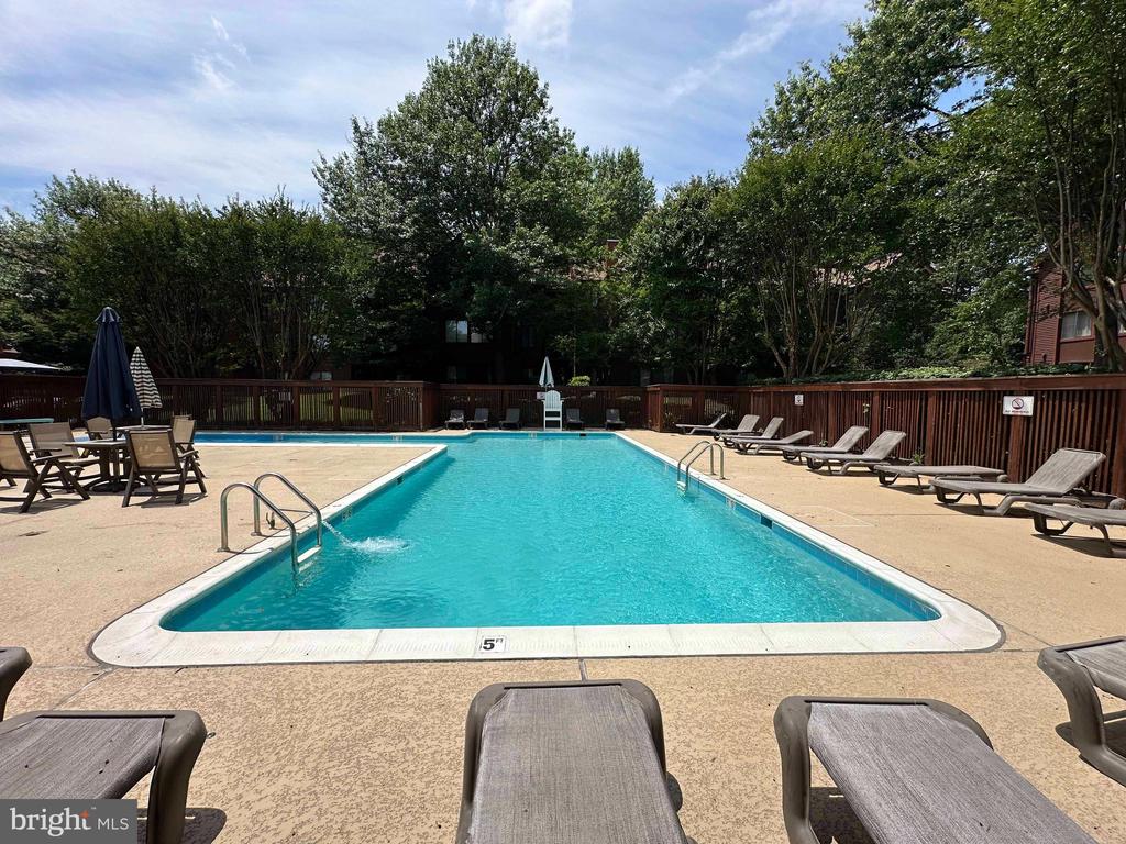 2820 LEE OAKS PLACE 302