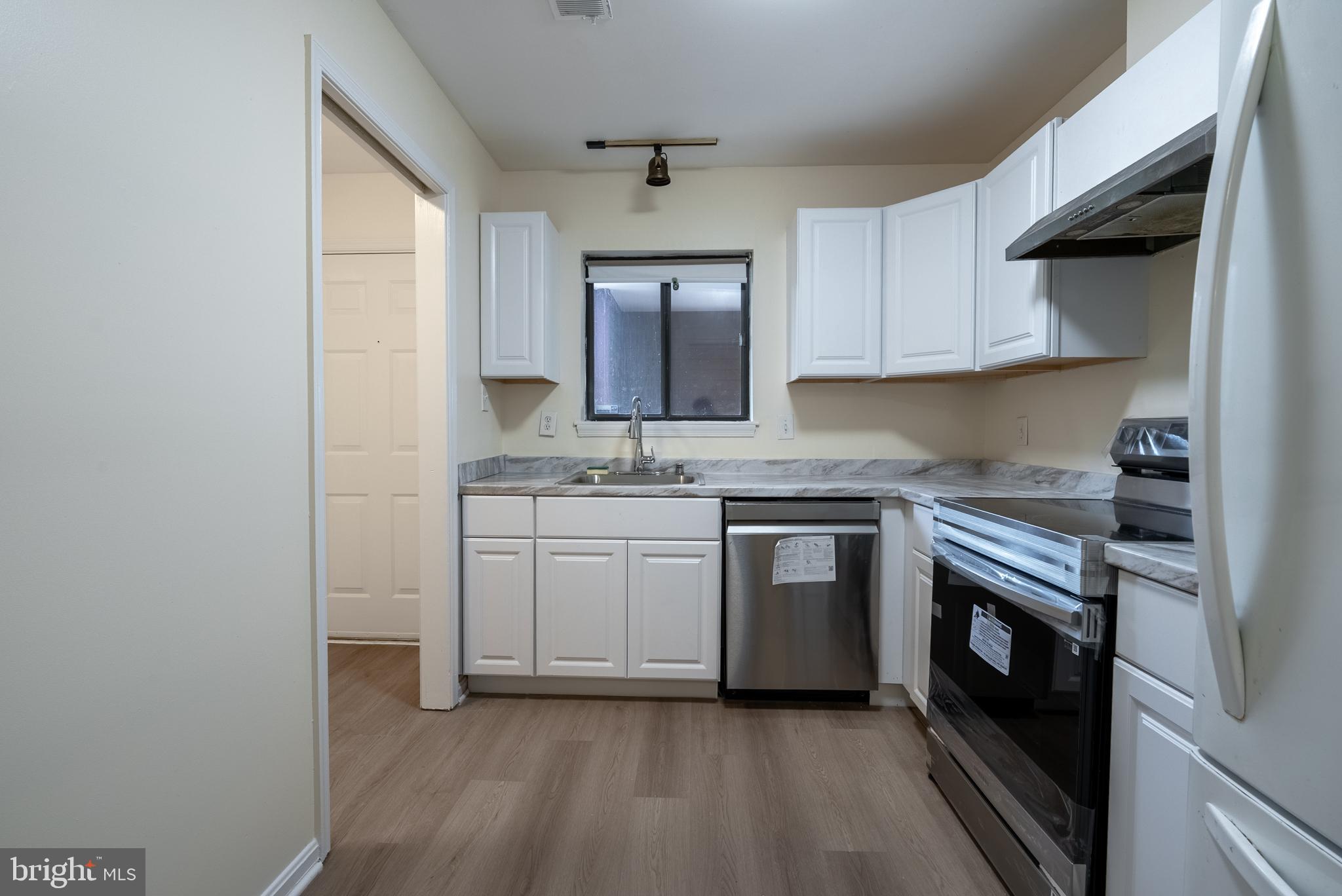 2820 LEE OAKS PLACE 302