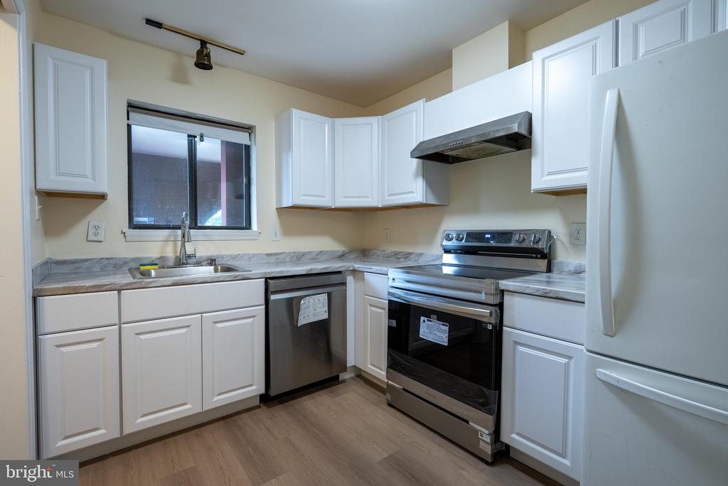 2820 LEE OAKS PLACE 302