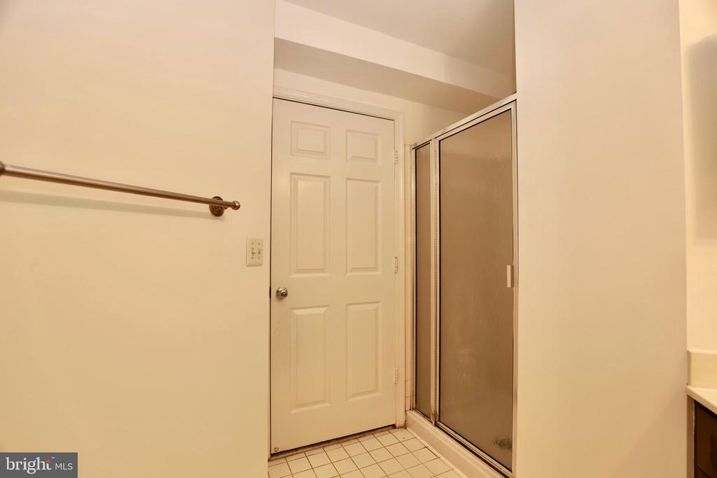 5928 FOUNDERS CROSSING COURT 303