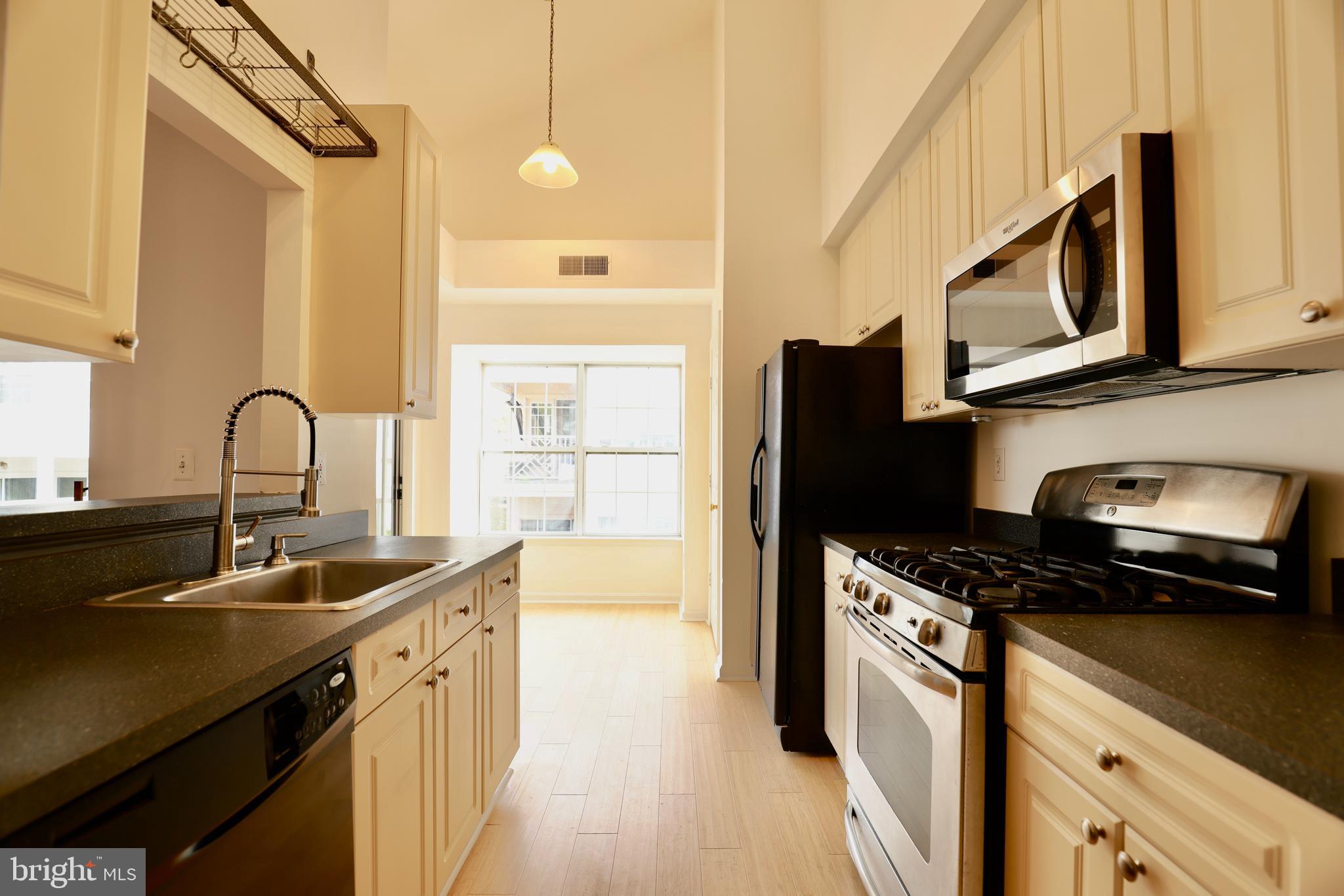 5928 FOUNDERS CROSSING COURT 303