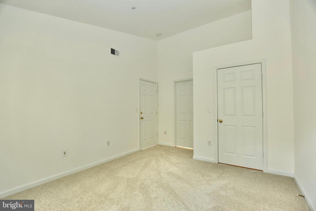 5928 FOUNDERS CROSSING COURT 303