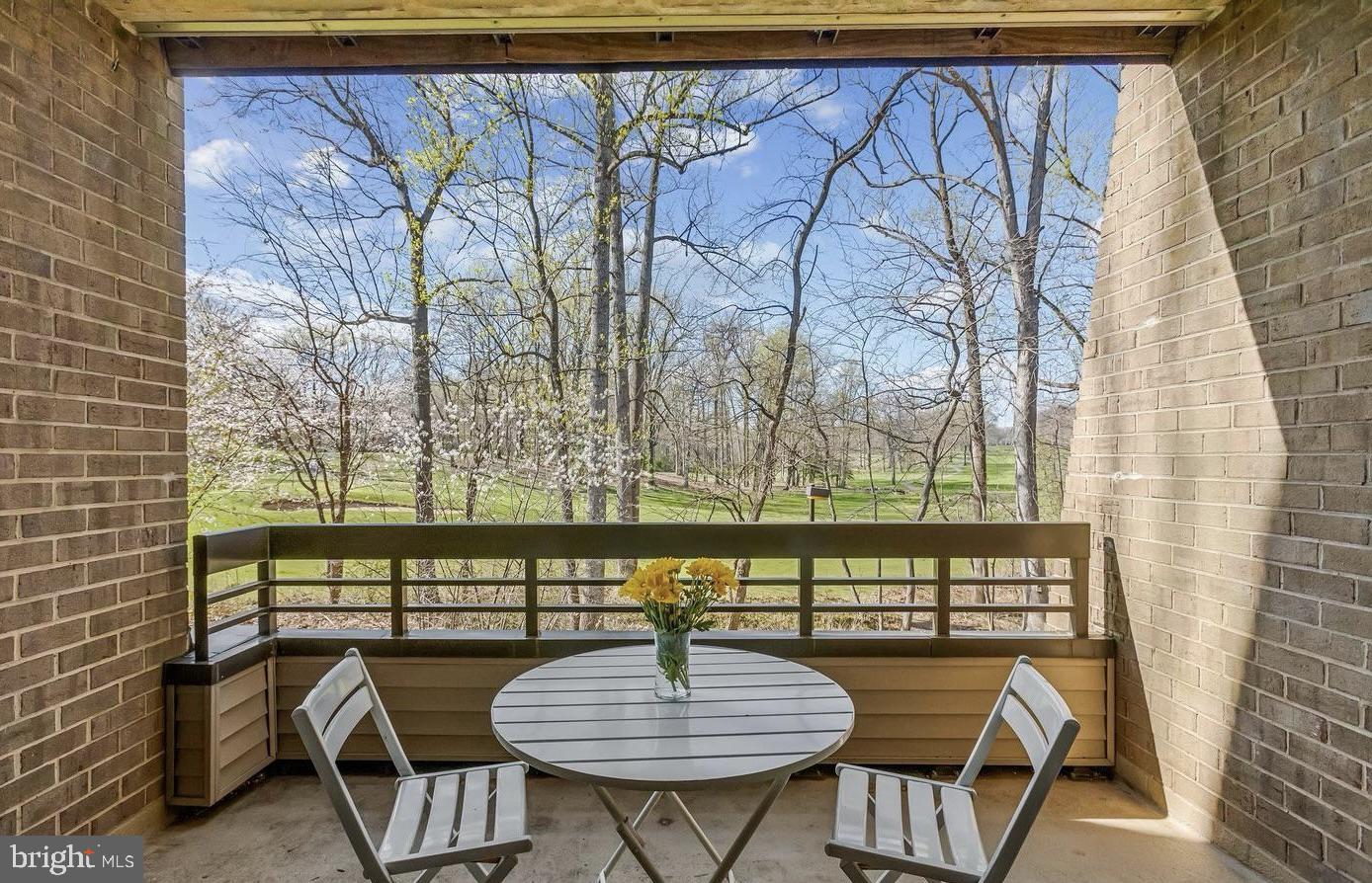 2116 GREEN WATCH WAY 200D