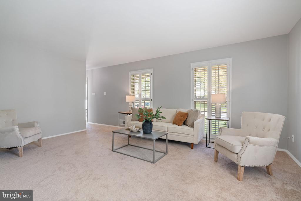 8328 CARRLEIGH PARKWAY