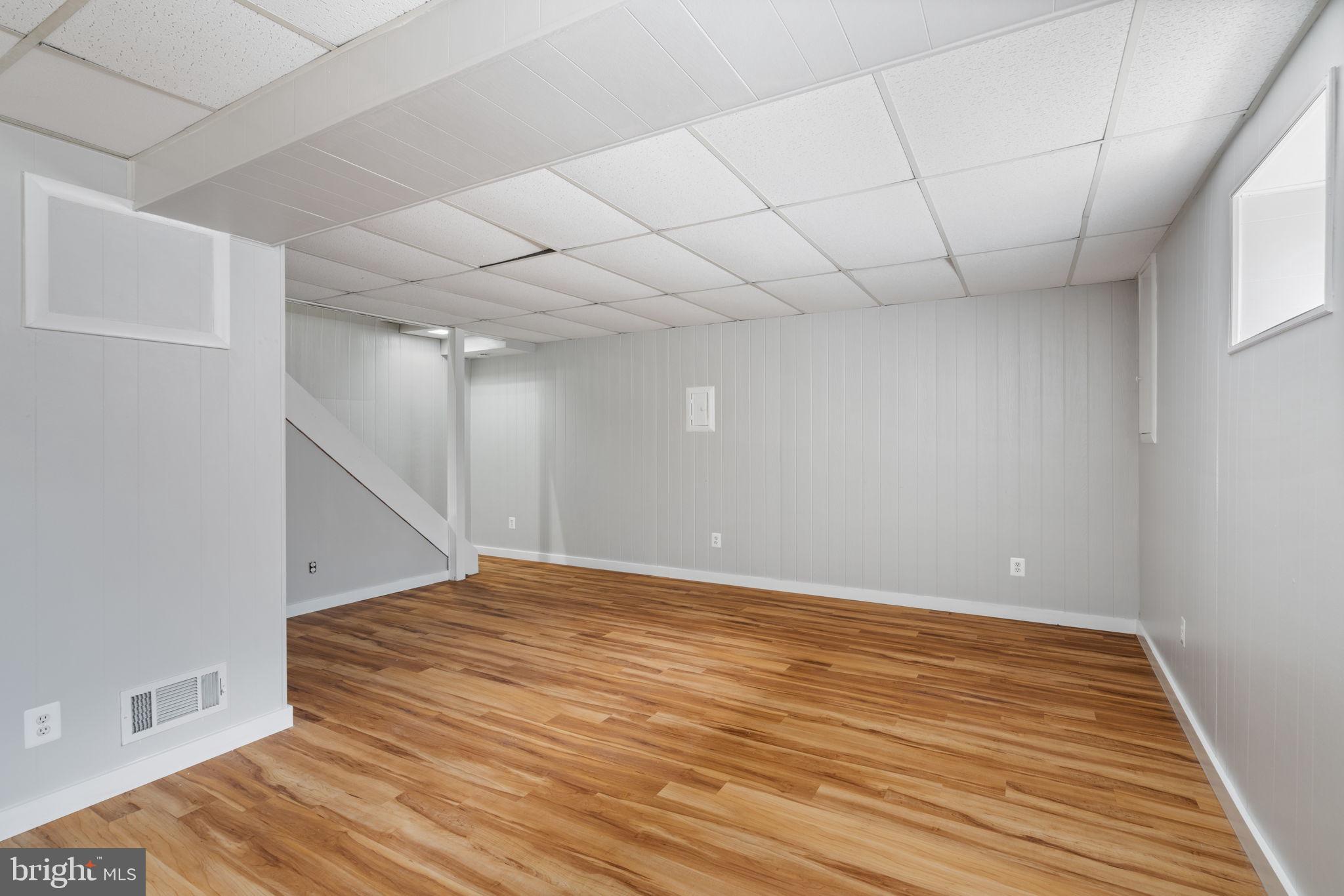 8328 CARRLEIGH PARKWAY