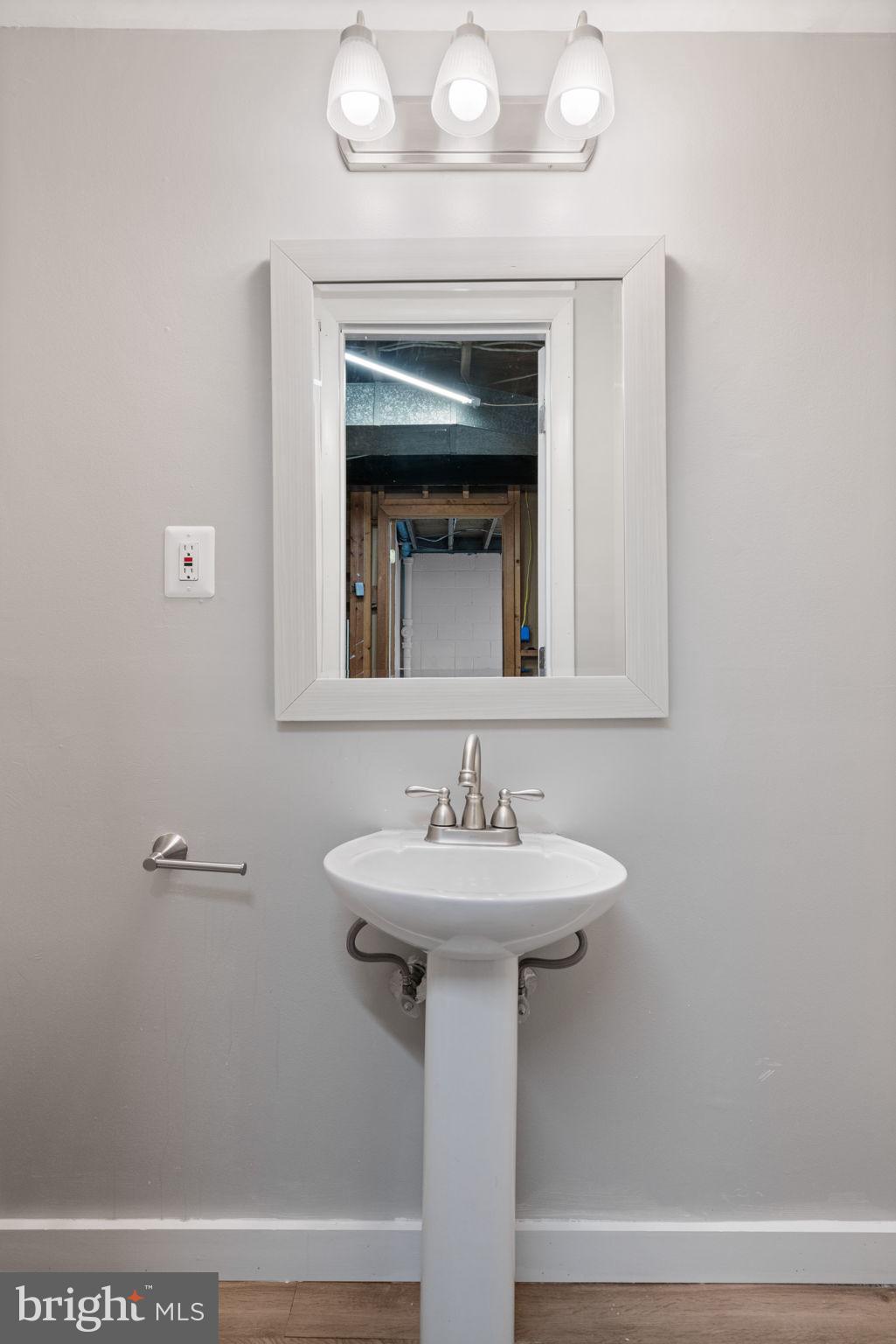 8328 CARRLEIGH PARKWAY