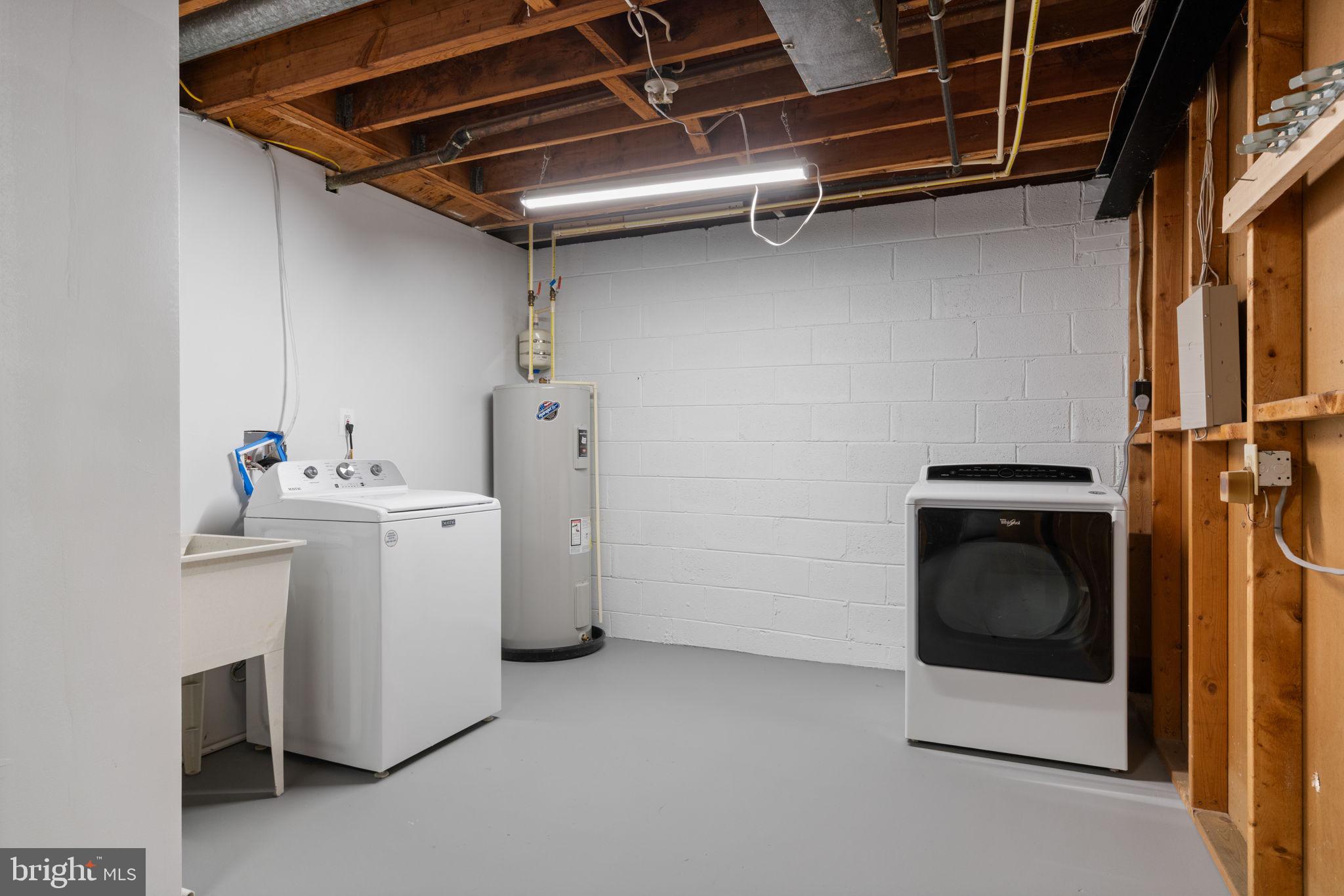 8328 CARRLEIGH PARKWAY