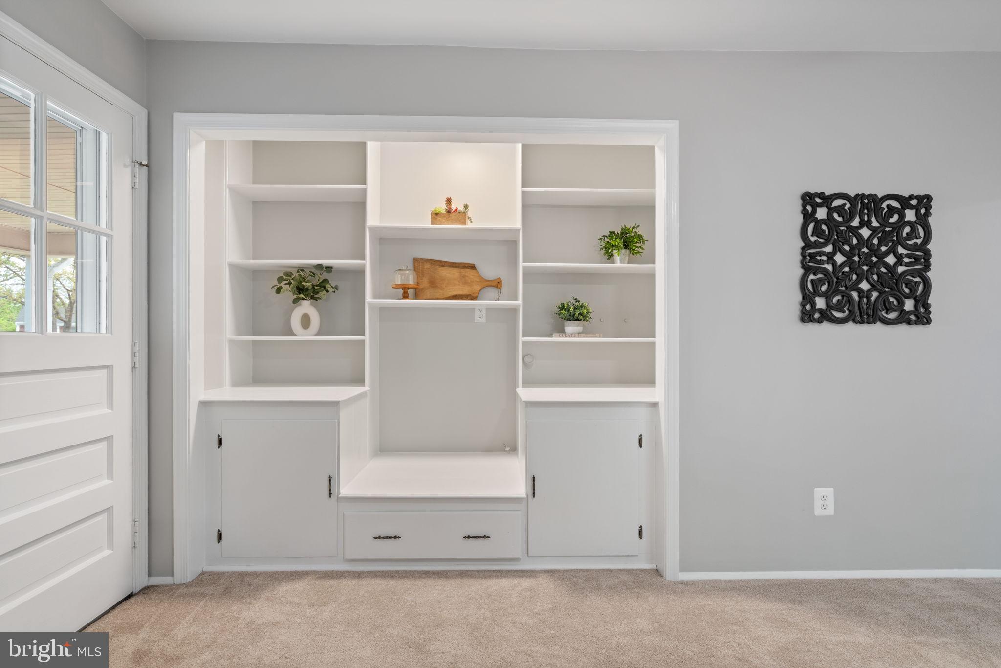 8328 CARRLEIGH PARKWAY