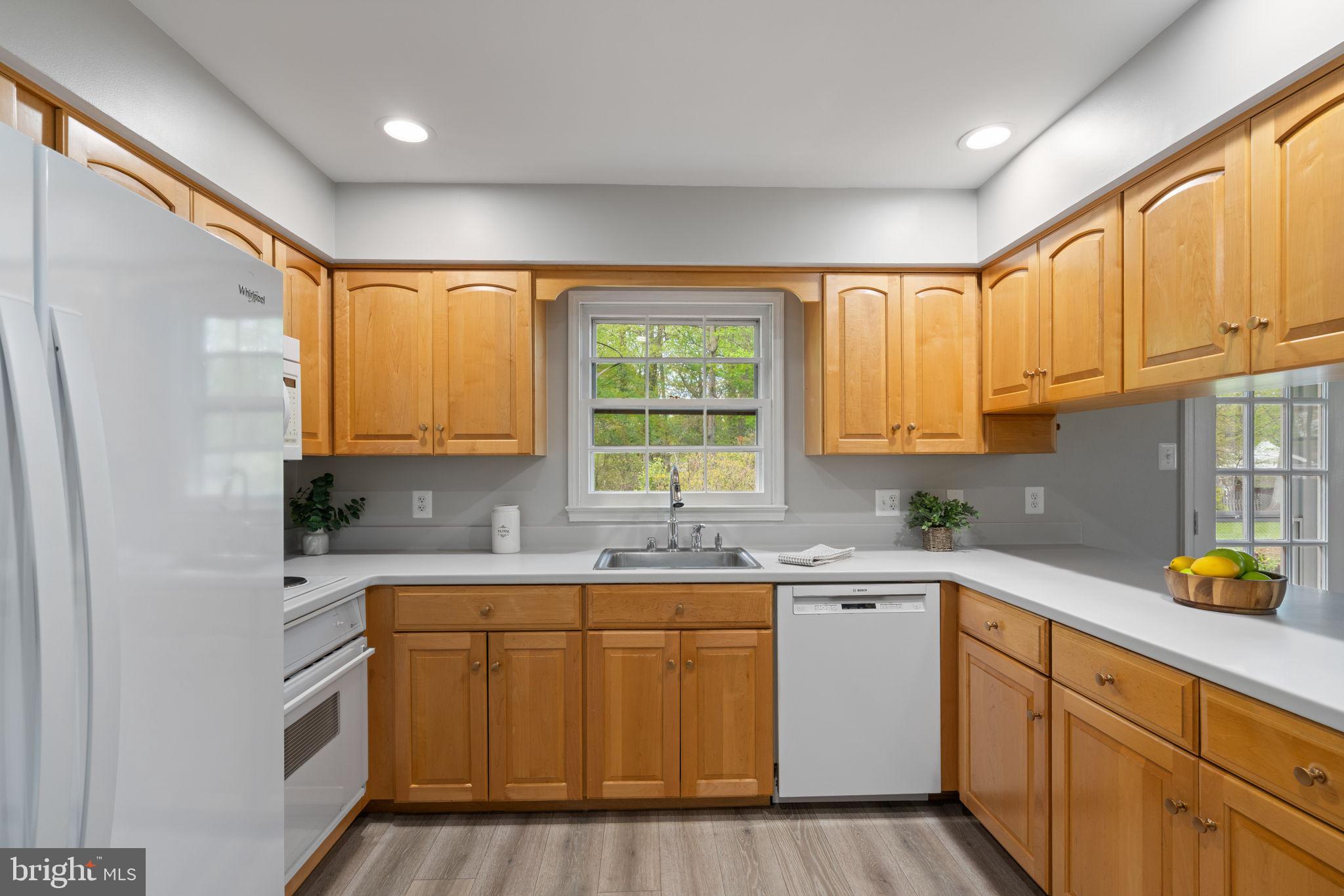 8328 CARRLEIGH PARKWAY