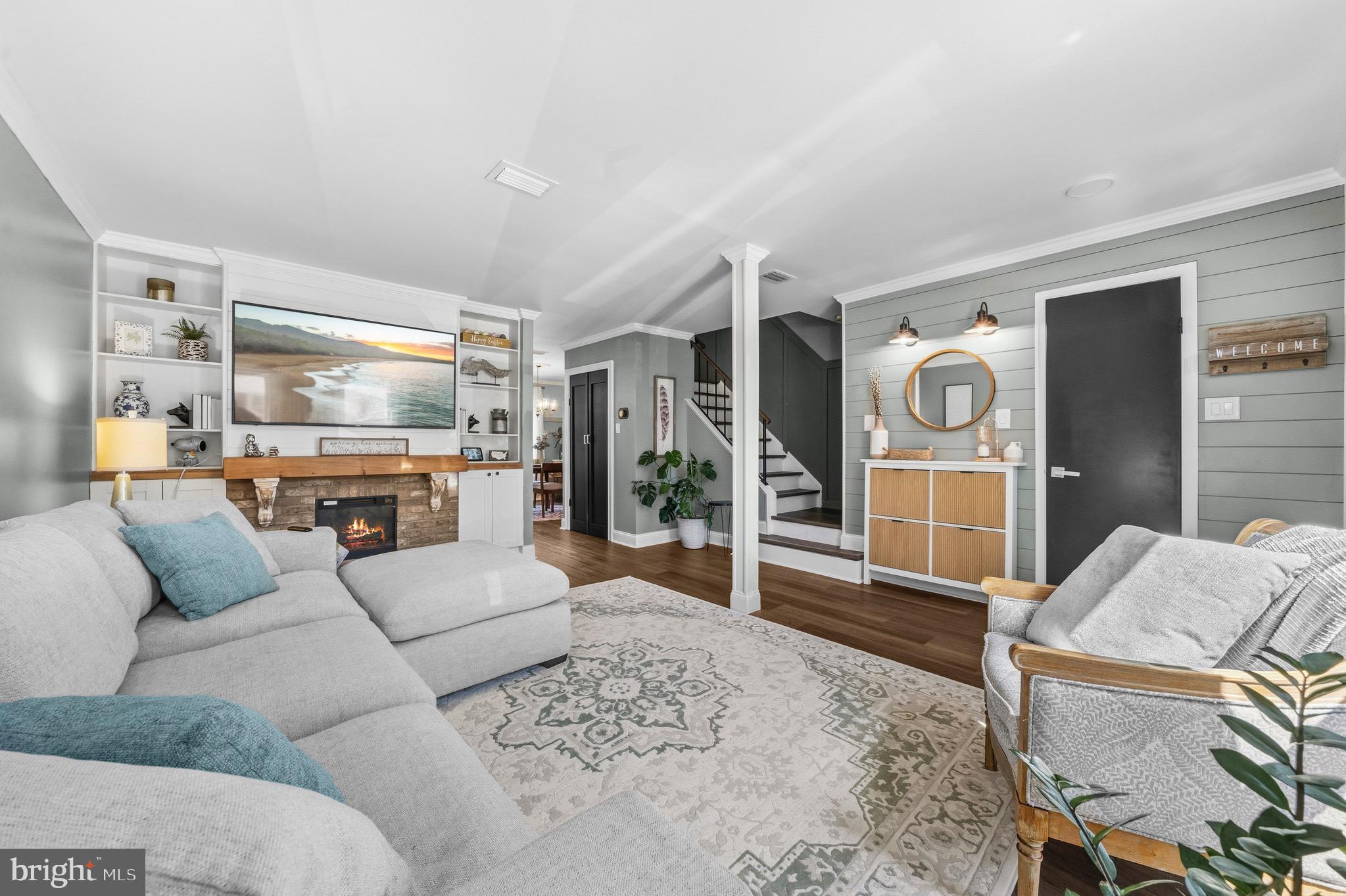 14206 ROYAL OAK LANE