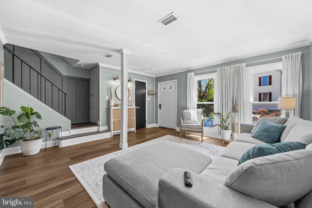 14206 ROYAL OAK LANE