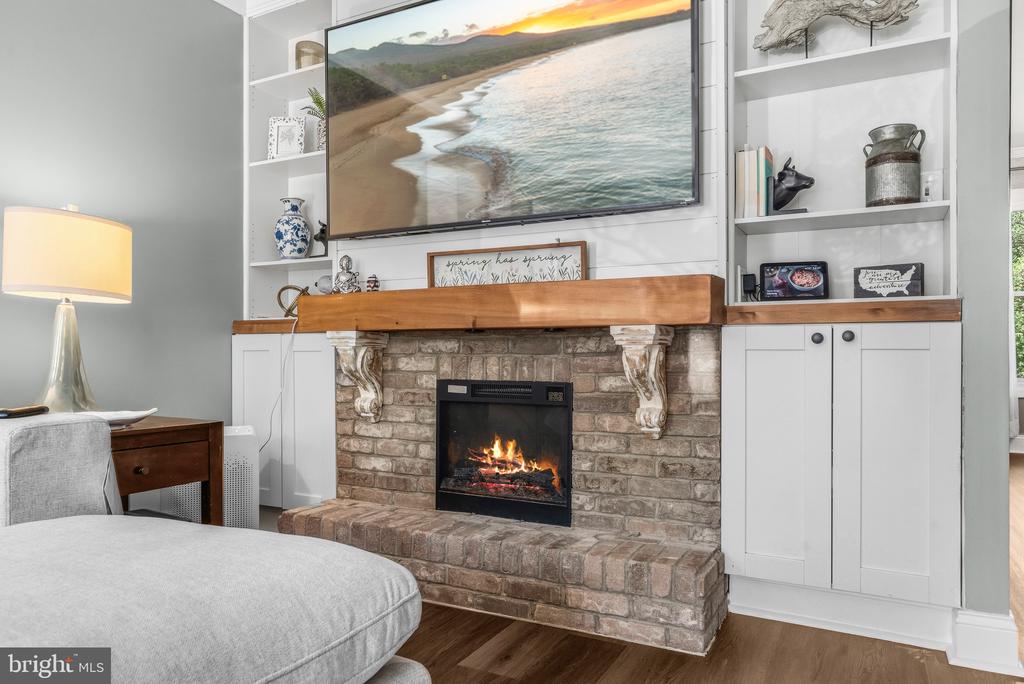 14206 ROYAL OAK LANE