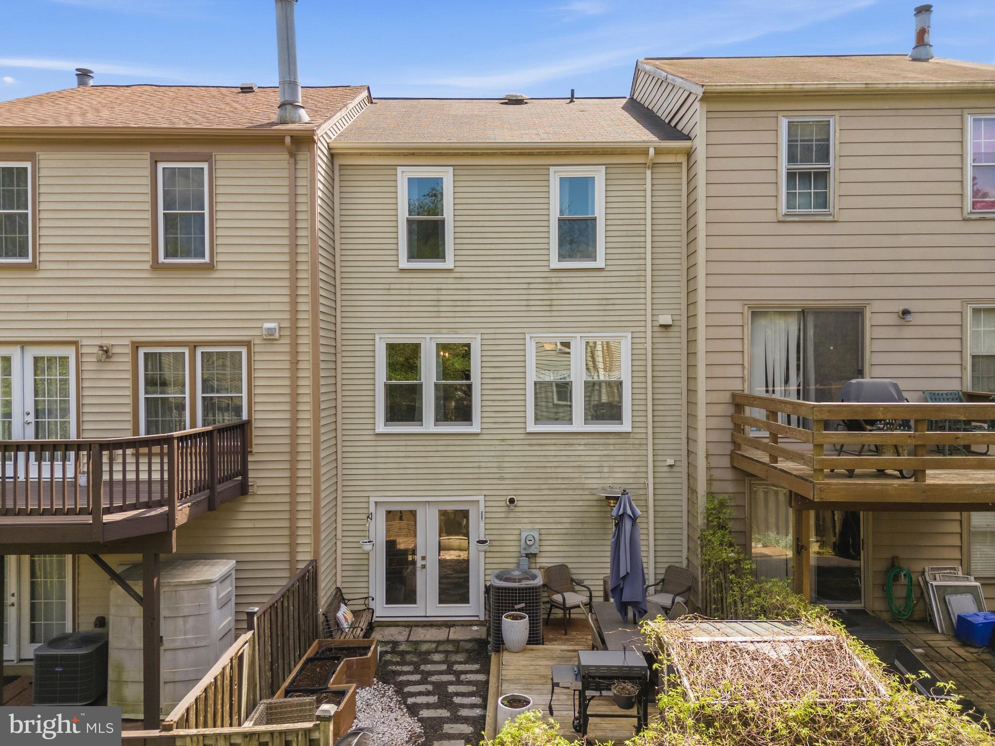 14206 ROYAL OAK LANE